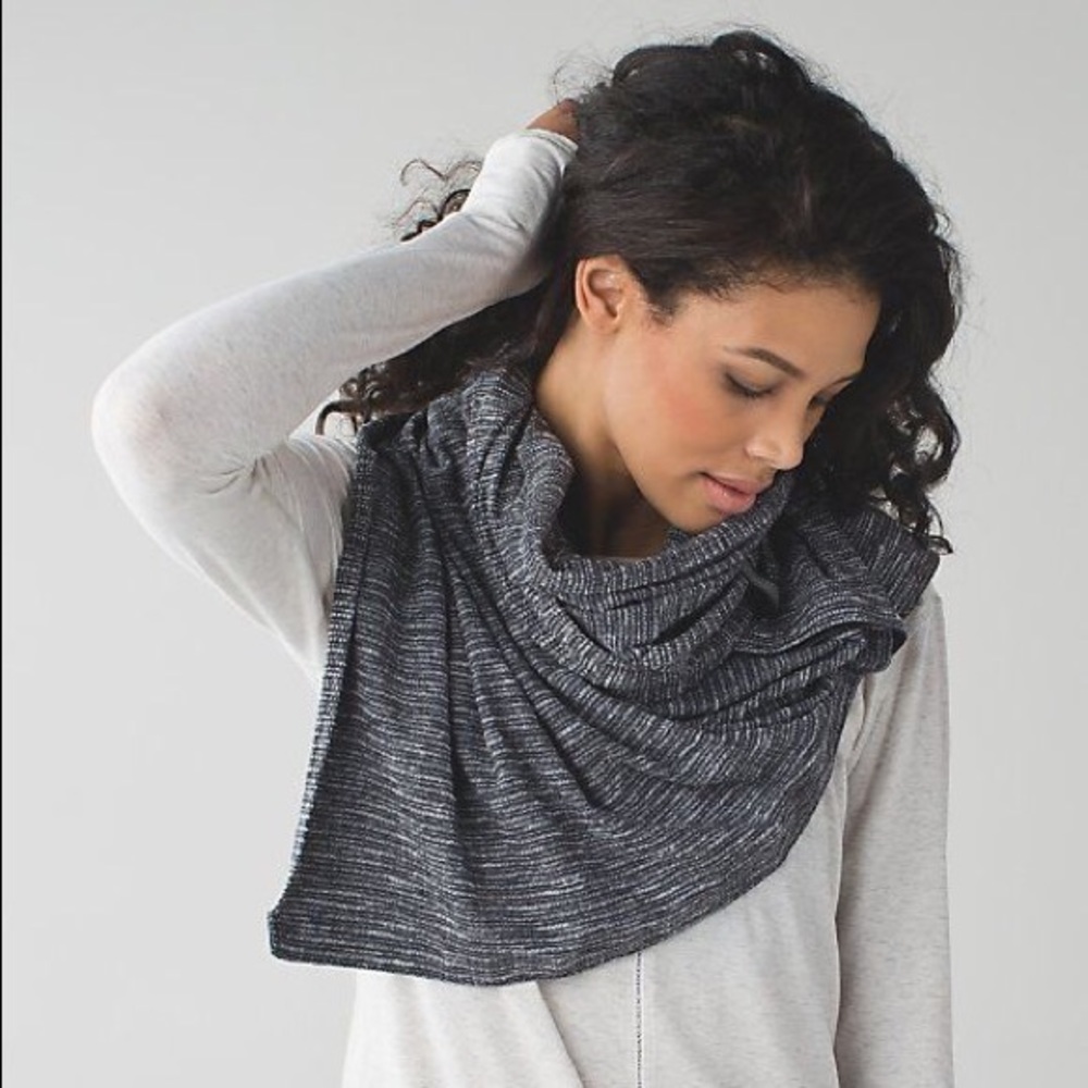 Lulu Lemon Infinity Scarf